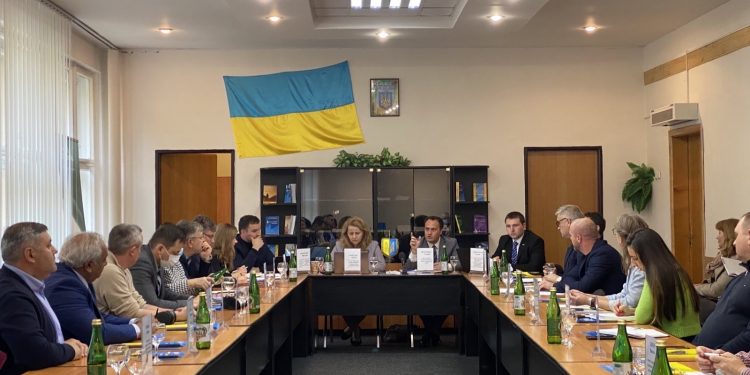 На Закарпатті відбулись консультації з мовного питання для представників національних спільнот